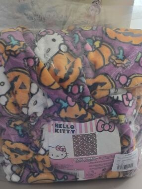 Hello Kitty Halloween Cloud Throw